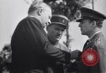 Standbild General Douglas MacArthur Pacific Theater, 1945, aus Sekunde 31 historischem Filmmaterial Videoclip 65675033586