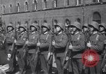 Standbild General Douglas MacArthur Pacific Theater, 1945, aus Sekunde 50 historischem Filmmaterial Videoclip 65675033586