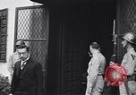 Standbild General Douglas MacArthur Korea, 1950, aus Sekunde 31 historischem Filmmaterial Videoclip 65675033588