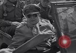 Standbild General Douglas MacArthur United States USA, 1951, aus Sekunde 27 historischem Filmmaterial Videoclip 65675033589