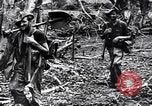 Standbild Nehmen Chindits Moagaung in Zweiten Weltkrieg Mogaung Birma, 1944, aus Sekunde 33 historischem Filmmaterial Videoclip 65675033609