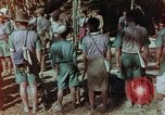 Standbild Kachin Guerilla Kachin Birma, 1943, aus Sekunde 61 historischem Filmmaterial Videoclip 65675033620