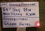 Standbild Camp John F McDermott Nha Trang Vietnam, 1966, aus Sekunde 1 historischem Filmmaterial Videoclip 65675033645