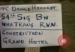 Standbild Camp John F McDermott Nha Trang Vietnam, 1966, aus Sekunde 6 historischem Filmmaterial Videoclip 65675033645