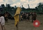 Standbild Refugee Camp Abrechnung Vietnam, 1966, aus Sekunde 26 historischem Filmmaterial Videoclip 65675033647