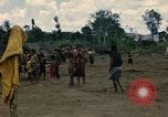 Standbild Refugee Camp Abrechnung Vietnam, 1966, aus Sekunde 28 historischem Filmmaterial Videoclip 65675033647