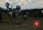 Standbild Refugee Camp Abrechnung Vietnam, 1966, aus Sekunde 30 historischem Filmmaterial Videoclip 65675033647