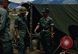 Standbild Refugee Camp Abrechnung Vietnam, 1966, aus Sekunde 58 historischem Filmmaterial Videoclip 65675033647