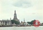 Standbild Chao Phraya Fluss Bangkok Thailand, 1967, aus Sekunde 11 historischem Filmmaterial Videoclip 65675033649