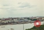 Standbild Chao Phraya Fluss Bangkok Thailand, 1967, aus Sekunde 43 historischem Filmmaterial Videoclip 65675033649