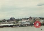 Standbild Chao Phraya Fluss Bangkok Thailand, 1967, aus Sekunde 46 historischem Filmmaterial Videoclip 65675033649