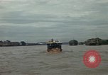 Standbild Chao Phraya Fluss Bangkok Thailand, 1967, aus Sekunde 5 historischem Filmmaterial Videoclip 65675033650