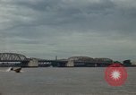 Standbild Chao Phraya Fluss Bangkok Thailand, 1967, aus Sekunde 15 historischem Filmmaterial Videoclip 65675033650