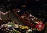 Standbild Chao Phraya Fluss Bangkok Thailand, 1967, aus Sekunde 60 historischem Filmmaterial Videoclip 65675033650