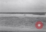 Standbild diverse Vögel Clipperton Insel, 1943, aus Sekunde 27 historischem Filmmaterial Videoclip 65675033678