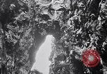 Standbild Vögel und Gestein Clipperton Insel, 1943, aus Sekunde 12 historischem Filmmaterial Videoclip 65675033679