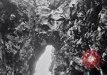 Standbild Vögel und Gestein Clipperton Insel, 1943, aus Sekunde 13 historischem Filmmaterial Videoclip 65675033679