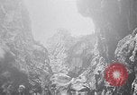 Standbild Vögel und Gestein Clipperton Insel, 1943, aus Sekunde 19 historischem Filmmaterial Videoclip 65675033679