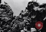 Standbild Gestein und Vögel Clipperton Insel, 1943, aus Sekunde 11 historischem Filmmaterial Videoclip 65675033680