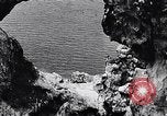 Standbild Gestein und Vögel Clipperton Insel, 1943, aus Sekunde 30 historischem Filmmaterial Videoclip 65675033680