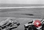 Standbild Gestein und Vögel Clipperton Insel, 1943, aus Sekunde 42 historischem Filmmaterial Videoclip 65675033680