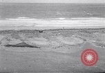 Standbild Gestein und Vögel Clipperton Insel, 1943, aus Sekunde 54 historischem Filmmaterial Videoclip 65675033680