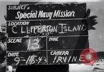 Standbild Männer am Strand Clipperton Insel, 1943, aus Sekunde 1 historischem Filmmaterial Videoclip 65675033681