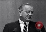 Standbild Lyndon Johnson San Antonio Texas USA, 1967, aus Sekunde 15 historischem Filmmaterial Videoclip 65675033686