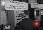 Immagine di esperimento aerospaziale su scimpanzé e scimmie New York City USA, 1967, secondo 19 filmato di repertorio 65675033689