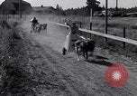 Standbild doggy Wagenrennen Baker Oregon USA, 1938, aus Sekunde 31 historischem Filmmaterial Videoclip 65675033695
