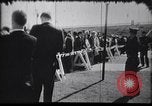 Immagine di La folla reagiscono al Presidente l'assassinio di Kennedy Dallas Texas USA, 1963, secondo 13 filmato di repertorio 65675033708