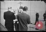 Immagine di La folla reagiscono al Presidente l'assassinio di Kennedy Dallas Texas USA, 1963, secondo 22 filmato di repertorio 65675033708