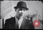 Immagine di La folla reagiscono al Presidente l'assassinio di Kennedy Dallas Texas USA, 1963, secondo 36 filmato di repertorio 65675033708