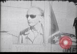 Immagine di La folla reagiscono al Presidente l'assassinio di Kennedy Dallas Texas USA, 1963, secondo 49 filmato di repertorio 65675033708