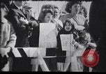 Immagine di La folla reagiscono al Presidente l'assassinio di Kennedy Dallas Texas USA, 1963, secondo 59 filmato di repertorio 65675033708