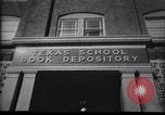 Immagine di Texas School Book Depository Dallas Texas USA, 1963, secondo 59 filmato di repertorio 65675033711