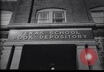 Immagine di Texas School Book Depository Dallas Texas USA, 1963, secondo 61 filmato di repertorio 65675033711
