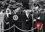 Immagine di King Faisal di Arabia Saudita Washington DC USA, 1966, secondo 10 filmato di repertorio 65675033728