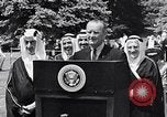 Immagine di King Faisal di Arabia Saudita Washington DC USA, 1966, secondo 21 filmato di repertorio 65675033728