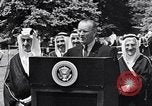 Immagine di King Faisal di Arabia Saudita Washington DC USA, 1966, secondo 22 filmato di repertorio 65675033728