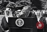 Immagine di King Faisal di Arabia Saudita Washington DC USA, 1966, secondo 26 filmato di repertorio 65675033728