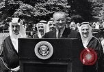 Immagine di King Faisal di Arabia Saudita Washington DC USA, 1966, secondo 28 filmato di repertorio 65675033728