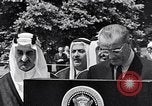 Immagine di King Faisal di Arabia Saudita Washington DC USA, 1966, secondo 46 filmato di repertorio 65675033728