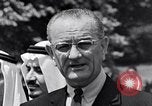 Immagine di King Faisal di Arabia Saudita Washington DC USA, 1966, secondo 48 filmato di repertorio 65675033728