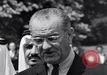Immagine di King Faisal di Arabia Saudita Washington DC USA, 1966, secondo 62 filmato di repertorio 65675033728