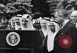 Immagine di King Faisal di Arabia Saudita Washington DC USA, 1966, secondo 11 filmato di repertorio 65675033729