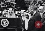 Immagine di King Faisal di Arabia Saudita Washington DC USA, 1966, secondo 14 filmato di repertorio 65675033729