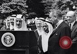 Immagine di King Faisal di Arabia Saudita Washington DC USA, 1966, secondo 15 filmato di repertorio 65675033729