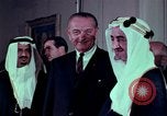 Standbild König Faisal von Saudi-Arabien Washington DC USA, 1966, aus Sekunde 58 historischem Filmmaterial Videoclip 65675033743