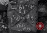 Image fournitures parachute Bleialf Allemagne, 1945, de la seconde 4 séquences d'archives historiques vidéo 65675033758